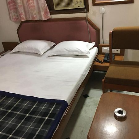 Hotel Grg Vadodara Eksteriør bilde