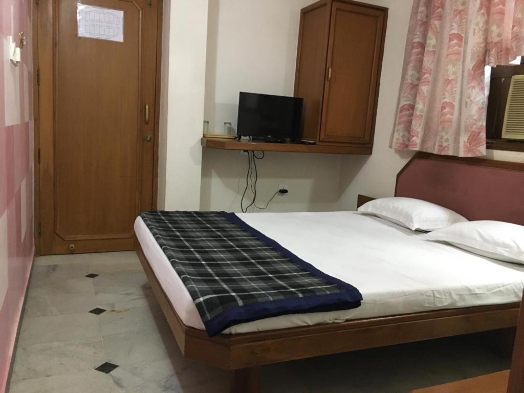 Hotel Grg Vadodara Eksteriør bilde