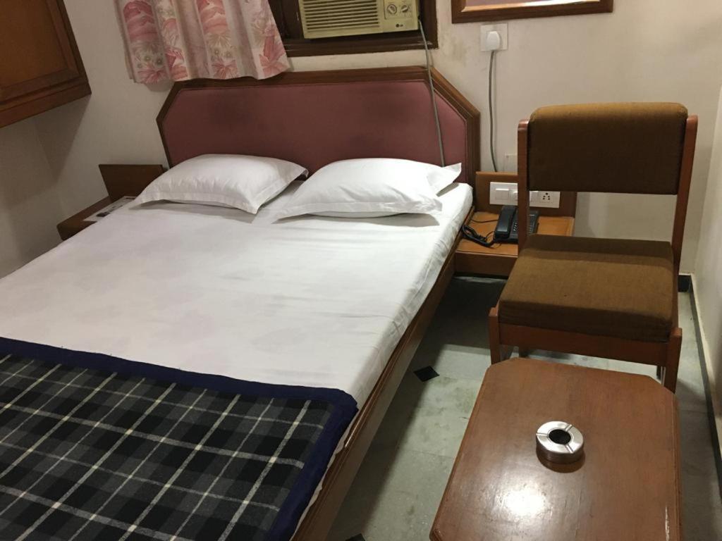 Hotel Grg Vadodara Eksteriør bilde