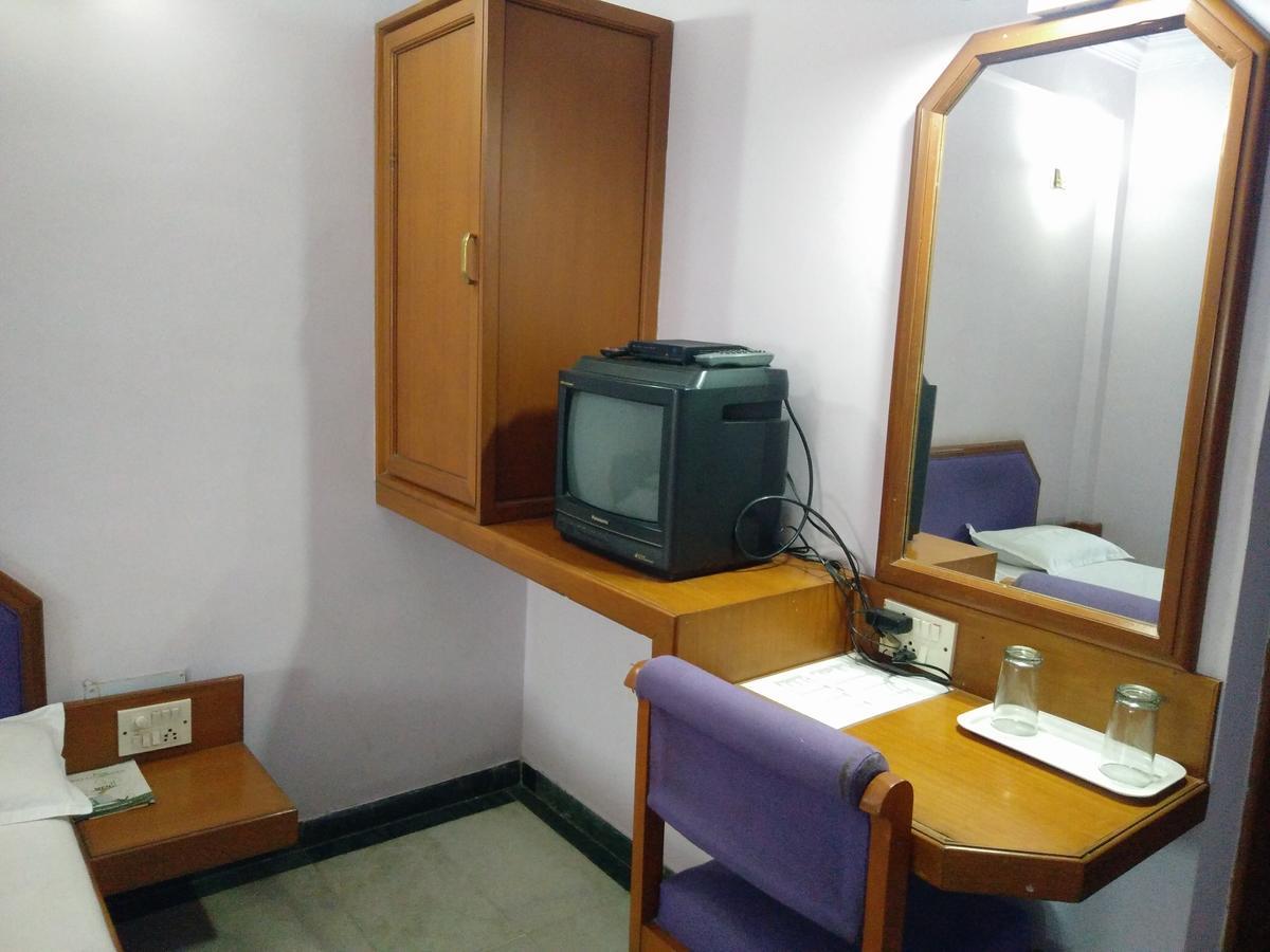 Hotel Grg Vadodara Eksteriør bilde