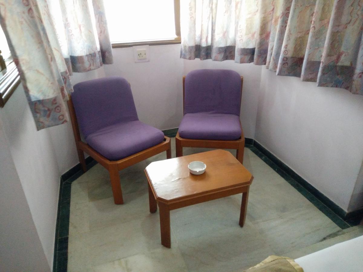 Hotel Grg Vadodara Eksteriør bilde
