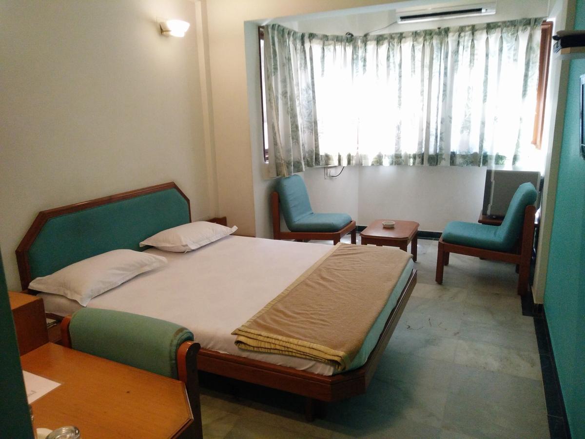 Hotel Grg Vadodara Eksteriør bilde