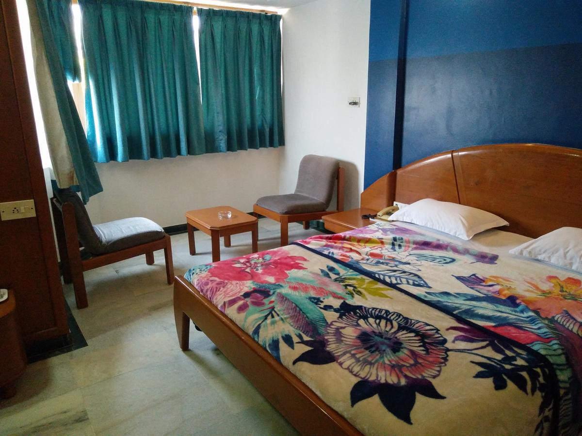 Hotel Grg Vadodara Eksteriør bilde