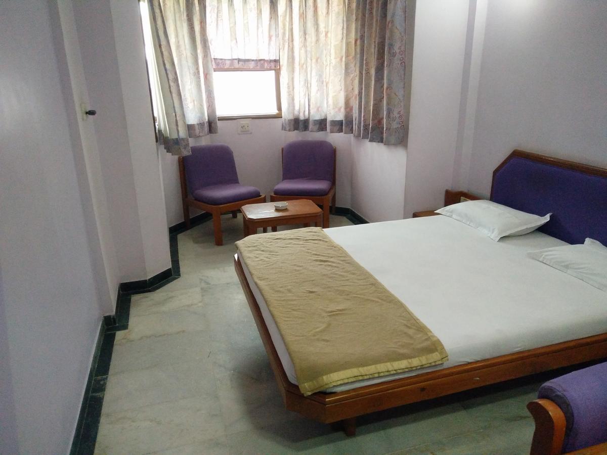 Hotel Grg Vadodara Eksteriør bilde