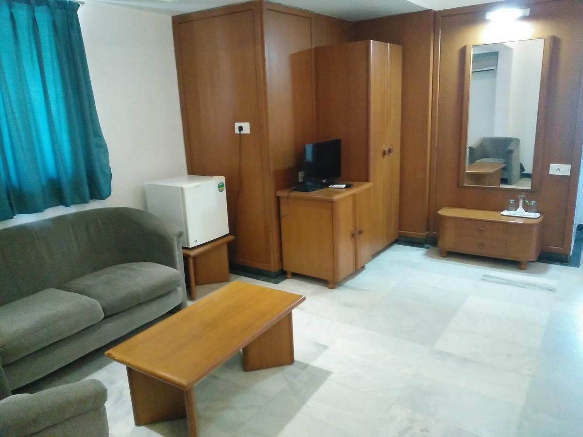 Hotel Grg Vadodara Eksteriør bilde