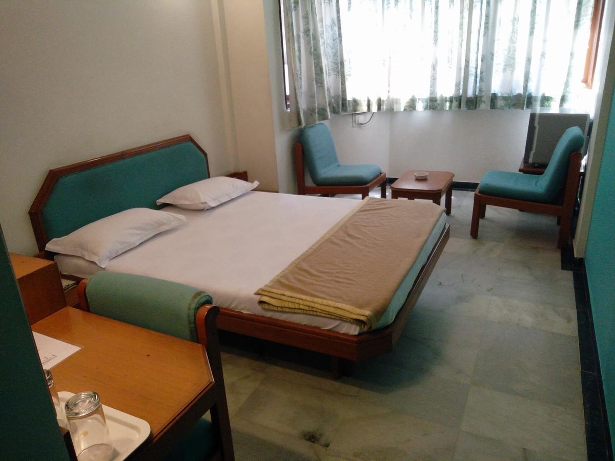 Hotel Grg Vadodara Eksteriør bilde