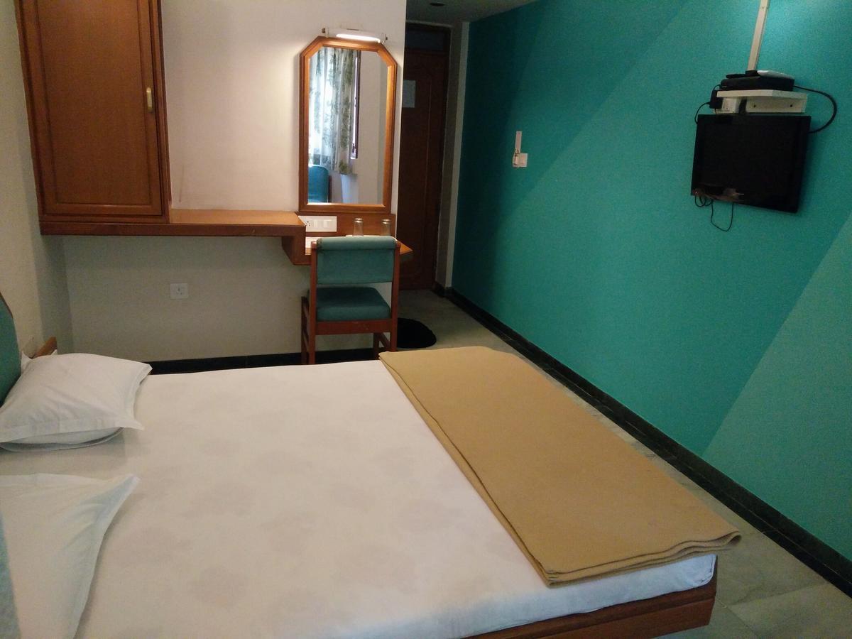 Hotel Grg Vadodara Eksteriør bilde
