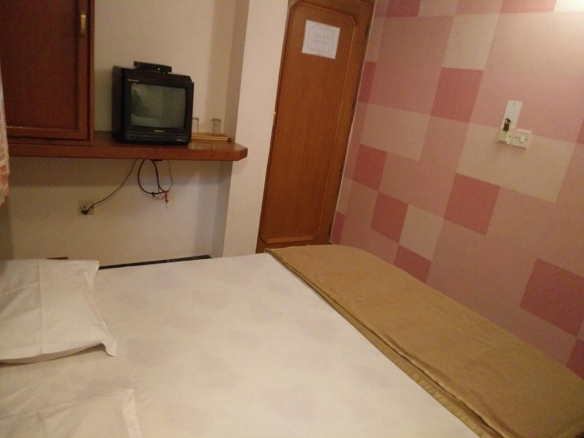 Hotel Grg Vadodara Eksteriør bilde