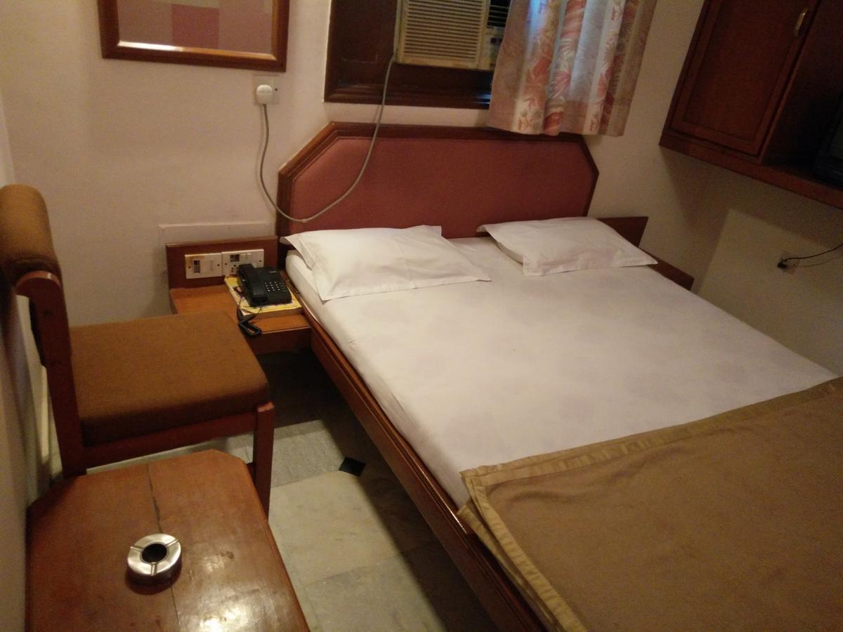Hotel Grg Vadodara Eksteriør bilde